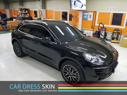 포르쉐 SUV 마칸 3M 유광블랙 전체랩핑 / 인천 서구