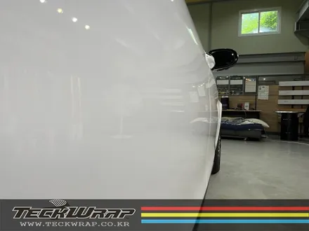 벤츠 S클래스 도장면 같은 높은 광택도의 순정 화이트랩핑 \