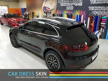 포르쉐 SUV 마칸 3M 유광블랙 전체랩핑 / 인천 서구