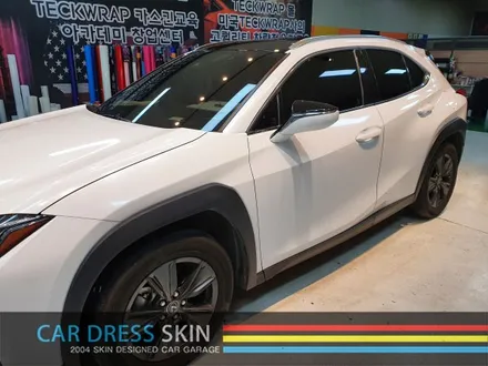 렉서스의 SUV UX250h 극강의 왕펄랩핑 다이아몬드화이트 전체카스킨 / 인천 서구