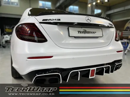기존 랩핑제거후 벤츠 E63AMG 반무광화이트 전체랩핑재시공 \