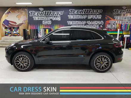포르쉐 SUV 마칸 3M 유광블랙 전체랩핑 / 인천 서구