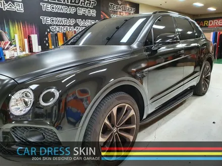 가장 빠른 SUV 벤틀리 벤테이가 사틴블랙+유광블랙 투톤 전체랩핑 / 인천 서구
