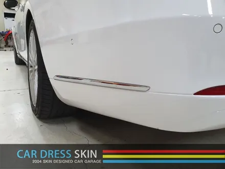 벤츠 S350 순정과 비슷한 화이트 랩핑 \