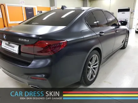 BMW G30 5시리즈 화이트▶사틴블랙 + 실버 포인트 랩핑 / 인천 서구
