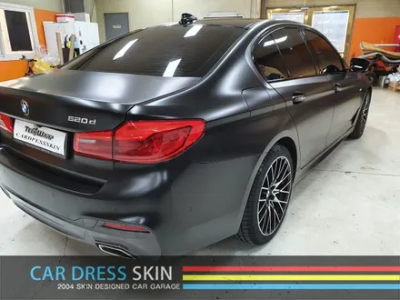 BMW 520d (G30) 사틴블랙 전체랩핑 / 인천 서구