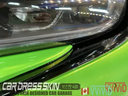 BMW i8 로드스터 형광캔디그린랩핑 \