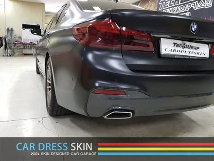 BMW G30 5시리즈 화이트▶사틴블랙 + 실버 포인트 랩핑 / 인천 서구