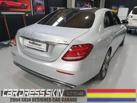 벤츠 E300 유광화이트 순정 느낌의 자동차랩핑 / 인천 서구