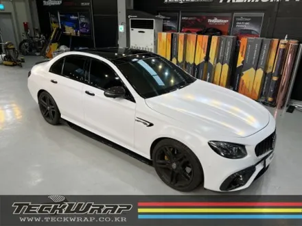기존 랩핑제거후 벤츠 E63AMG 반무광화이트 전체랩핑재시공 \