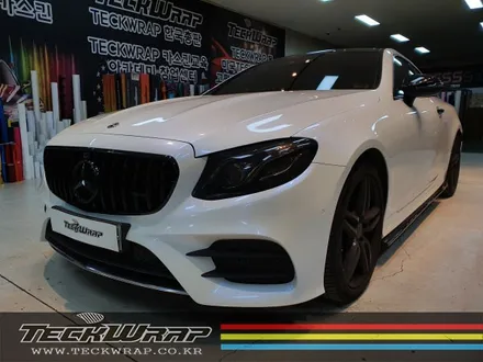 정품 화이트카멜레온(택랩Teckwrap) 벤츠 E220d 쿠페 전체랩핑 / 인천 서구
