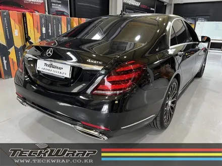 더욱 도장 같은 광택도의 하이그로시 화이트 벤츠 S560 랩핑 / 인천 서구