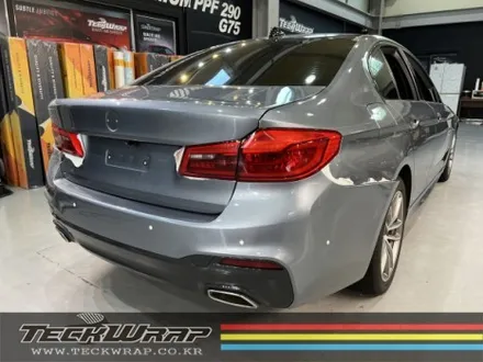 랩핑으로 티 나지 않게 사고 수리까지? BMW 520d G바디 화이트카멜레온 택랩(TeckWrap) 라벤더펄 전체랩핑 / 인천 서구