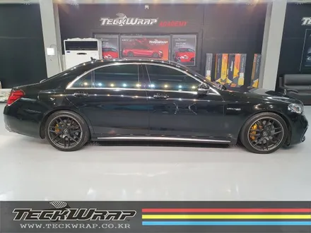 초 고광택 하이그로시 블랙 도장면과 같은 광택도의 랩핑 S63AMG 전체랩핑 / 인천 서구
