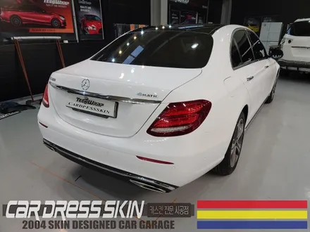 벤츠 E300 유광화이트 순정 느낌의 자동차랩핑 / 인천 서구