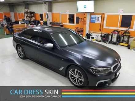 BMW G30 5시리즈 화이트▶사틴블랙 + 실버 포인트 랩핑 / 인천 서구