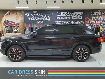 가장 빠른 SUV 벤틀리 벤테이가 사틴블랙+유광블랙 투톤 전체랩핑 / 인천 서구