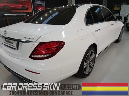 벤츠 E300 유광화이트 순정 느낌의 자동차랩핑 / 인천 서구