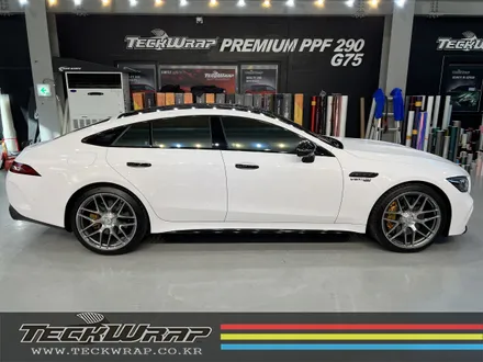 이게 랩핑이라고? 고광택 하이그로시 \'화이트\' 순정 같은 높은 광택도의 화이트랩핑 벤츠 AMG GT63 / 인천 서구