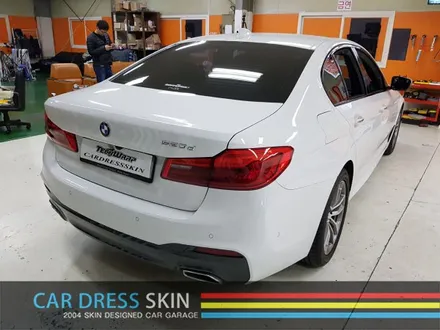 BMW G30 5시리즈 화이트▶사틴블랙 + 실버 포인트 랩핑 / 인천 서구