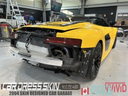 아우디 R8 스파이더 캔디레드크롬 \