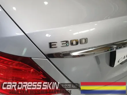 벤츠 E300 유광화이트 순정 느낌의 자동차랩핑 / 인천 서구