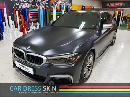 BMW G30 5시리즈 화이트▶사틴블랙 + 실버 포인트 랩핑 / 인천 서구