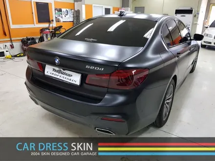 BMW G30 5시리즈 화이트▶사틴블랙 + 실버 포인트 랩핑 / 인천 서구
