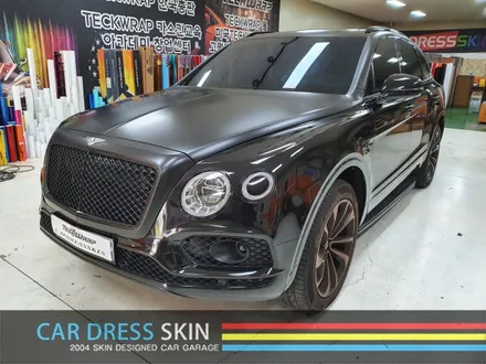 가장 빠른 SUV 벤틀리 벤테이가 사틴블랙+유광블랙 투톤 전체랩핑 / 인천 서구