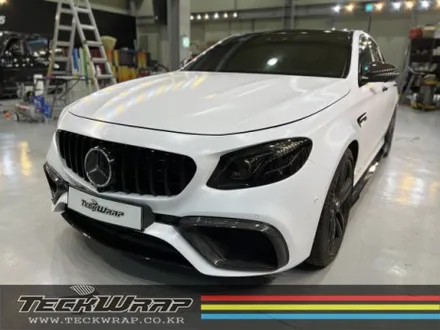 기존 랩핑제거후 벤츠 E63AMG 반무광화이트 전체랩핑재시공 \