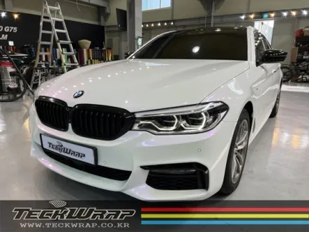 랩핑으로 티 나지 않게 사고 수리까지? BMW 520d G바디 화이트카멜레온 택랩(TeckWrap) 라벤더펄 전체랩핑 / 인천 서구