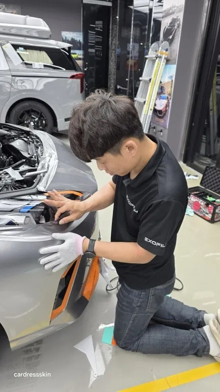 [인천랩핑]순정색상이 지겨워졌다면?BMW 120 하이그로시 \'고광택GT실버\' 전체랩핑 / 인천 서구 가좌동