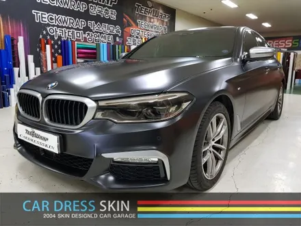 BMW G30 5시리즈 화이트▶사틴블랙 + 실버 포인트 랩핑 / 인천 서구