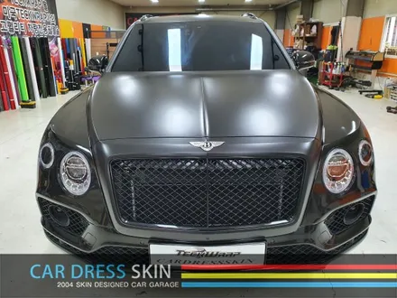 가장 빠른 SUV 벤틀리 벤테이가 사틴블랙+유광블랙 투톤 전체랩핑 / 인천 서구