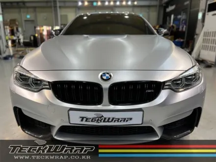 BMW M4 (F82) 무광실버크롬 \