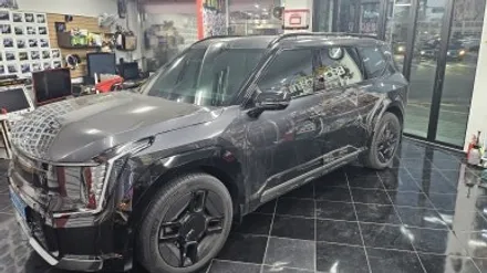 2024년 KIA EV9 AWD 생활보호필름 PPF 작업 및 로고 카본 랩핑 시공 / 대전 중구 산성동