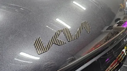 2024년 KIA EV9 AWD 생활보호필름 PPF 작업 및 로고 카본 랩핑 시공 / 대전 중구 산성동