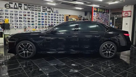 2024년형 BMW 740Li 크롬 죽이기 랩핑 작업 대전 카드레스스킨 / 대전 중구 산성동
