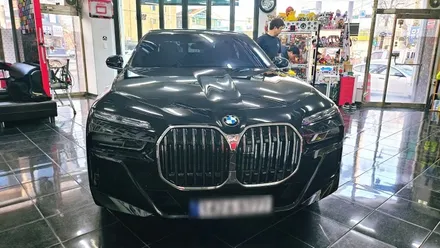2024년형 BMW 740Li 크롬 죽이기 랩핑 작업 대전 카드레스스킨 / 대전 중구 산성동