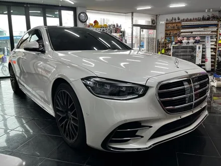 벤츠 S450d 택랩 고광택 밀레니얼 핑크(millennial pink) 전체 랩핑 대전 카드레스스킨 / 대전 중구 산성동