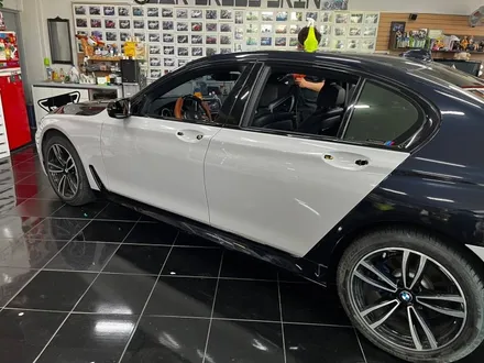 BMW 740d G12 택랩 슬레이트 그레이 (SLATE GREY) 고광택 필름 전체 랩핑 시공 대전 카드레스스킨 / 대전 중구 산성동