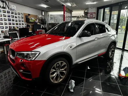 BMW F26 X4 강렬한 레드 랩핑으로 스포츠성이 짙어지다. [전체랩핑, 루프스킨, 포인트 랩핑] 대전 카드레스스킨 / 대전 중구 산성동
