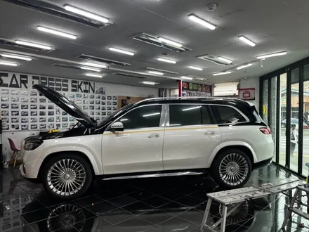 벤츠 gls 600 마이바흐 고광택 듀오톤 시공 대전 카드레스스킨 / 대전 중구 산성동