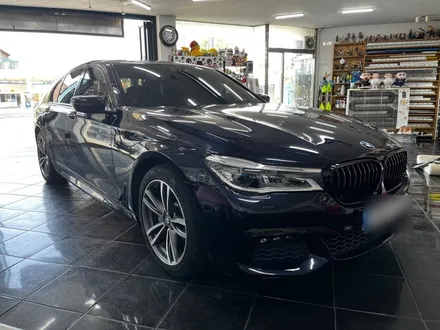 BMW 7시리즈 G바디 크롬죽이기 시공 대전 카드레스스킨 / 대전 중구 산성동
