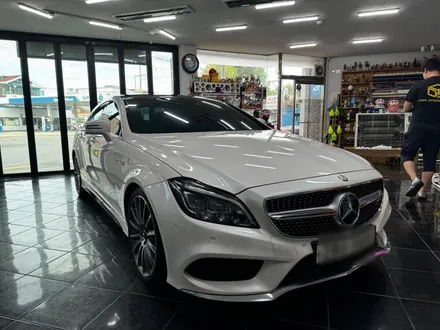 밴츠 cls 3m 하이그로시 루프스킨 시공! (사이드스커트&스포일러) / 대전 중구 산성동