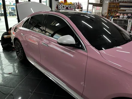 벤츠 S450d 택랩 고광택 밀레니얼 핑크(millennial pink) 전체 랩핑 대전 카드레스스킨 / 대전 중구 산성동