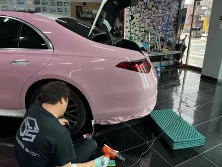 벤츠 S450d 택랩 고광택 밀레니얼 핑크(millennial pink) 전체 랩핑 대전 카드레스스킨 / 대전 중구 산성동