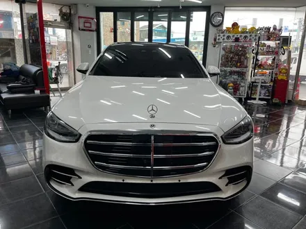 벤츠 S450d 택랩 고광택 밀레니얼 핑크(millennial pink) 전체 랩핑 대전 카드레스스킨 / 대전 중구 산성동