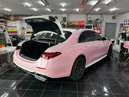 벤츠 S450d 택랩 고광택 밀레니얼 핑크(millennial pink) 전체 랩핑 대전 카드레스스킨 / 대전 중구 산성동