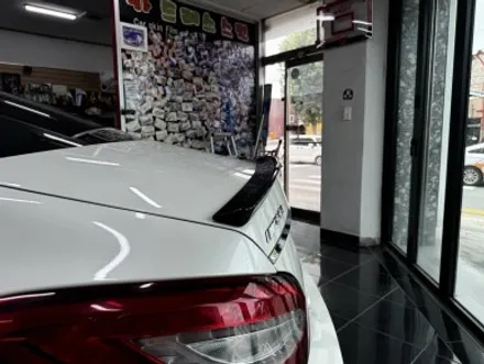 밴츠 cls 3m 하이그로시 루프스킨 시공! (사이드스커트&스포일러) / 대전 중구 산성동